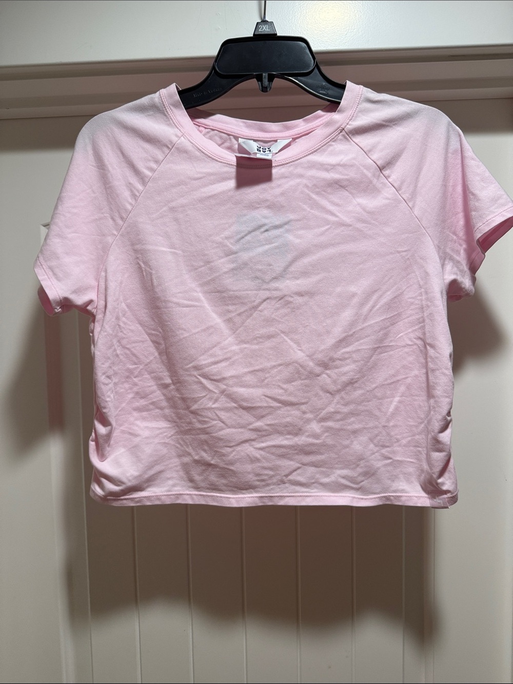 Women’s Lightweight Pink Short-Sleeve Cropped Tee